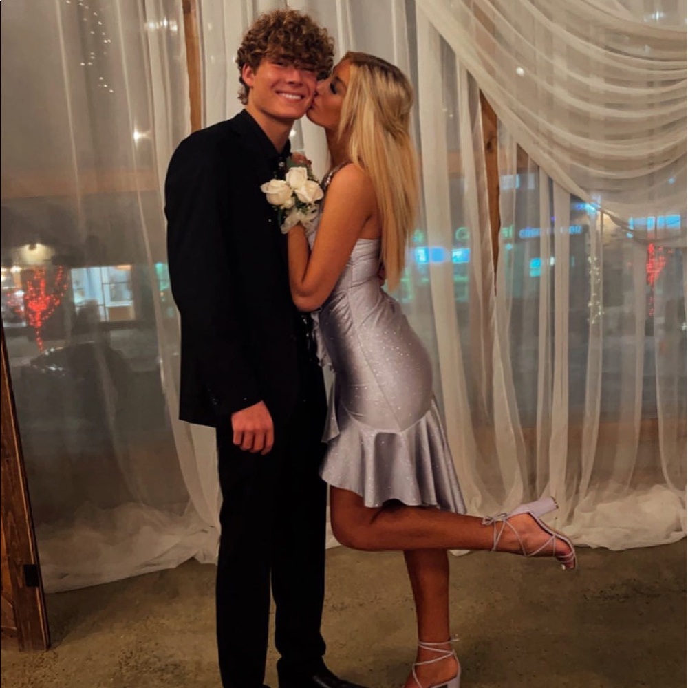 Dress - Picture 5 of 7